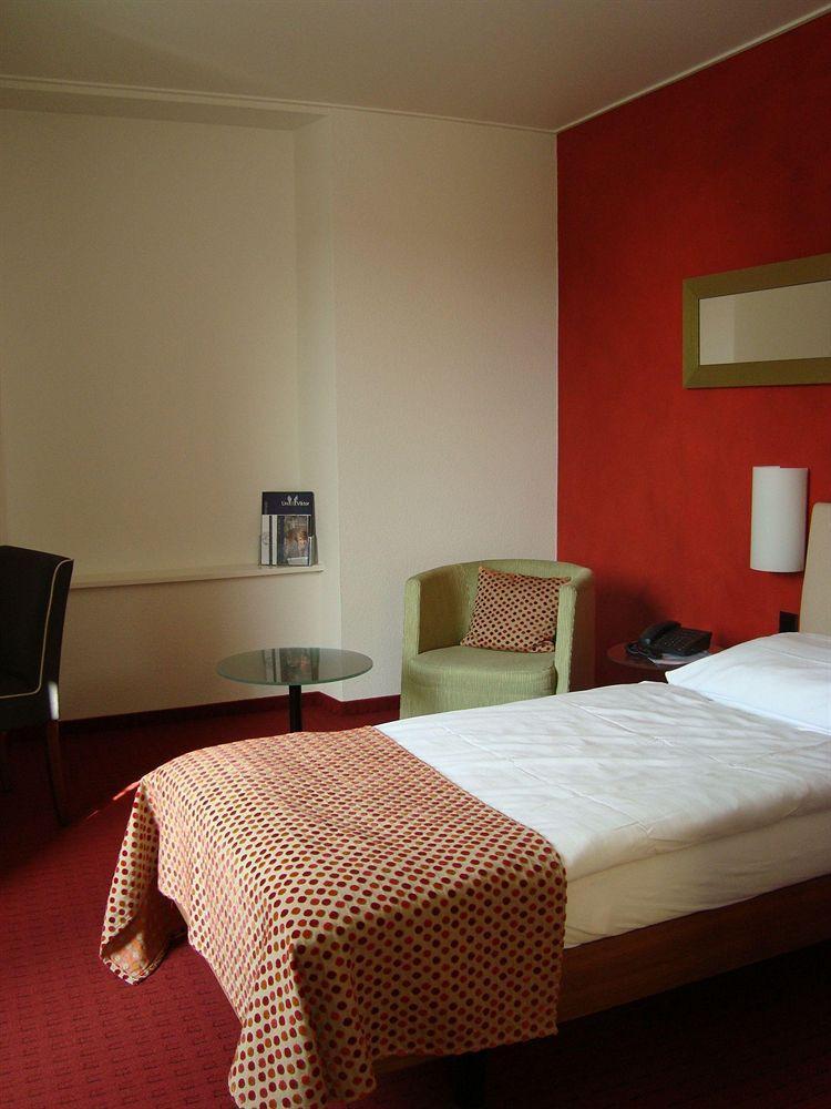 Hotel Urs und Viktor Bettlach Zimmer foto