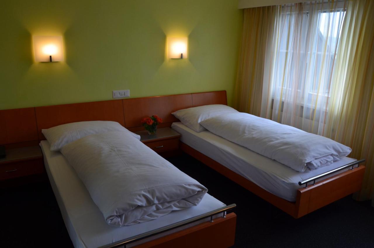 Hotel Urs und Viktor Bettlach Zimmer foto